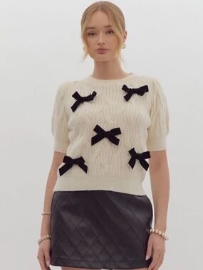 ENTRO- Bow Short Sleeve Sweater- Size Medium